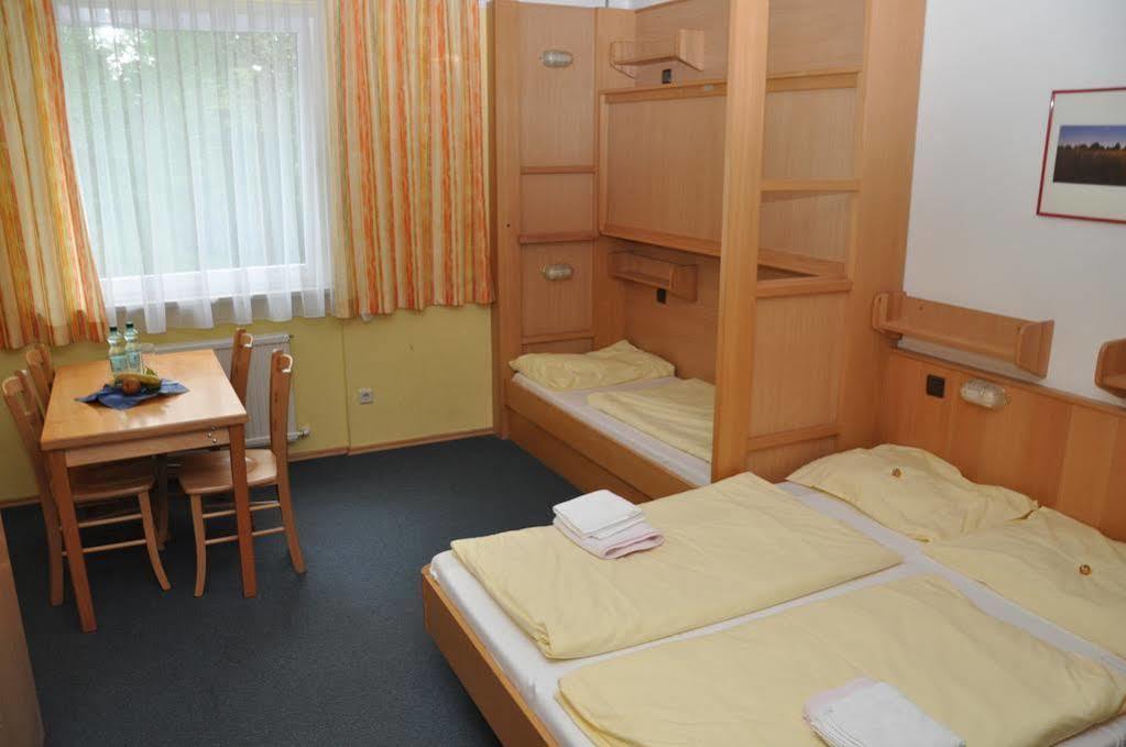Eduard-Heinrich-Haus, Hostel Salzburg Exterior foto